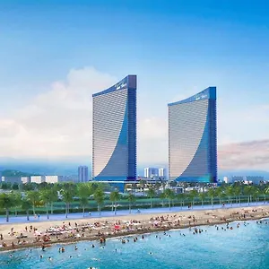 Orbi City Luxury Towers 5* באטומי